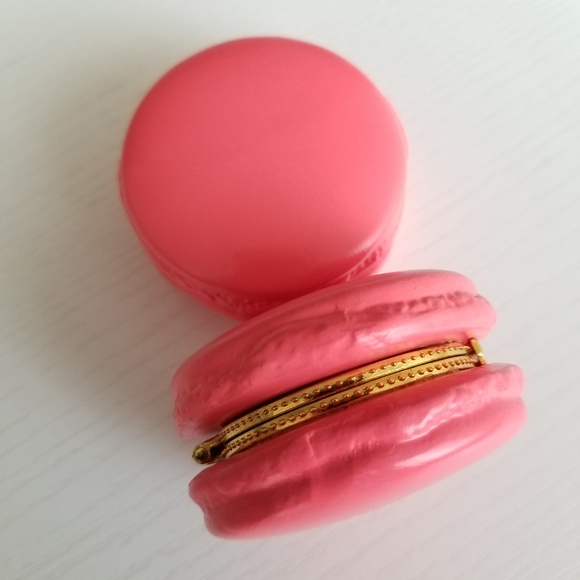 LAST SET! 🆕️ Set of 2 Ceramic French Macaron Trinket Boxes - Picture 2 of 5